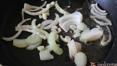 куриный суп с овощами и мелкой пастой