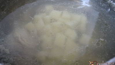 куриный суп с овощами и мелкой пастой