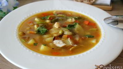 куриный суп с овощами и мелкой пастой