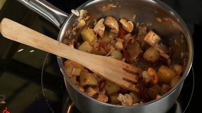 минестроне с грибами и колбасками чорисо