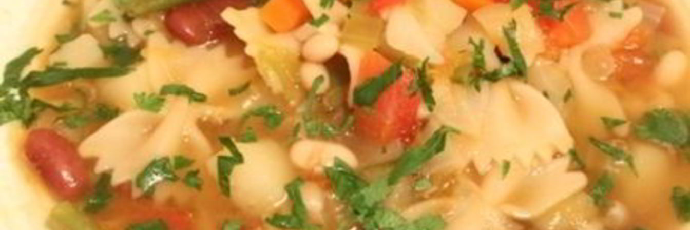 Минестроне с соусом песто по-генуэзски