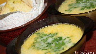 нежный суп с курицей, сыром и овощами