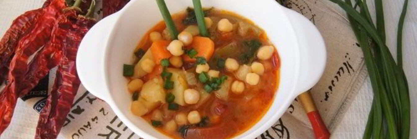 Овощной суп чили с нутом