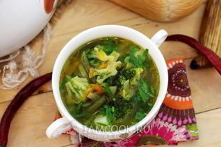 Овощной суп с консервированным зеленым горошком