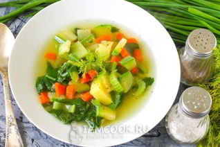 Овощной суп с сельдереем и шпинатом