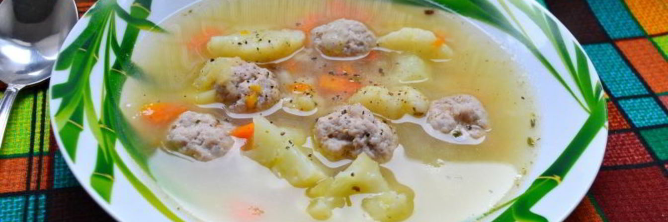 Овощной суп с цветной капустой и фрикадельками