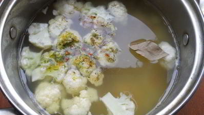 овощной суп с цветной капустой и фрикадельками