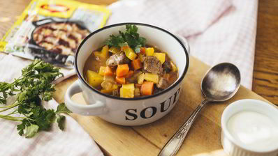 суп-гуляш из говядины с овощами