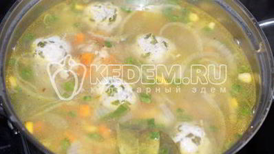 суп с фрикадельками и овощами