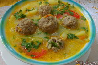 Суп с овощами и тефтелями