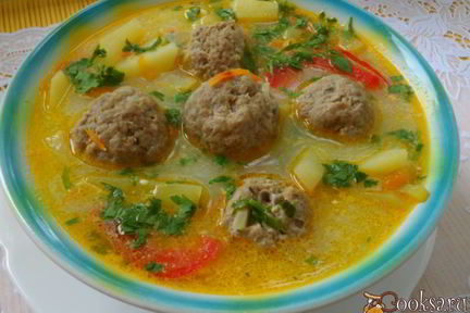 Суп с овощами и тефтелями