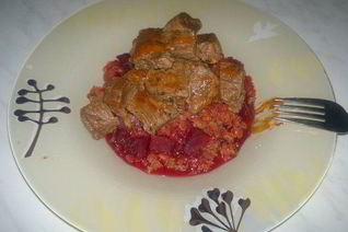 Чечевичная похлебка со свеклой, луком и горчицей