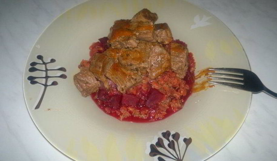 Рецепт чечевичной похлебки со свеклой, луком и горчицей