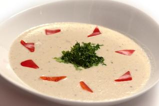 Чесночная похлебка с лепешками