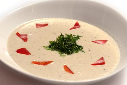 Чесночная похлебка с лепешками