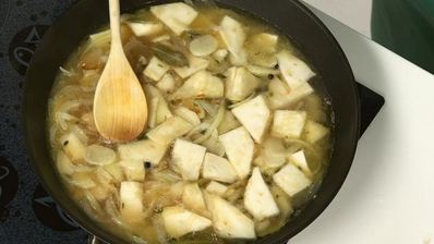 чесночная похлебка с лепешками