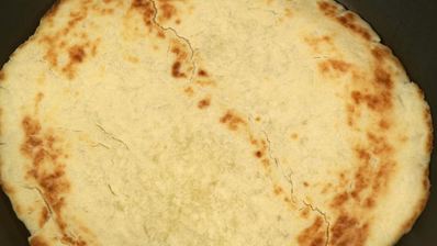 чесночная похлебка с лепешками