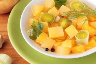 Похлебка из репы с пореем и чесноком