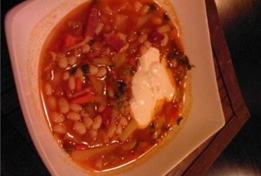 Рассольник с фасолью и беконом