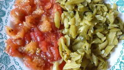 рассольник с консервированной фасолью и солеными помидорами