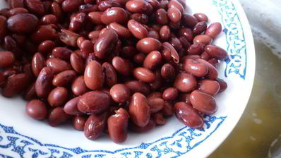 рассольник с консервированной фасолью и солеными помидорами