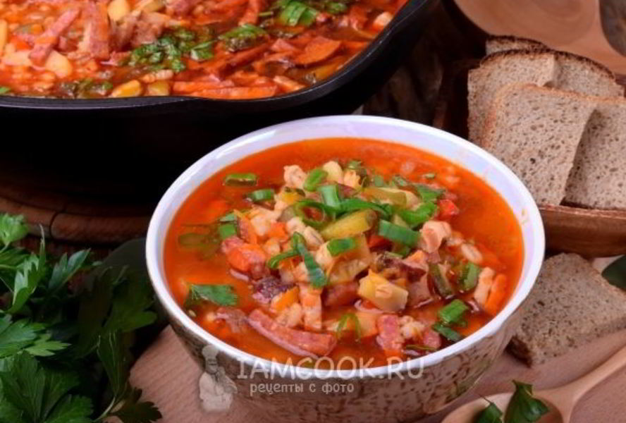 Рассольник с копченостями