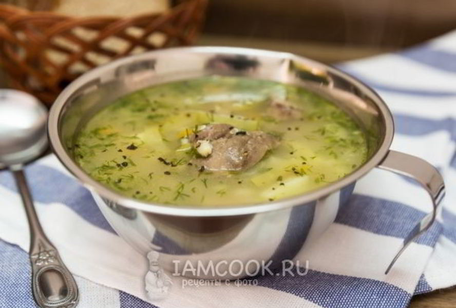 Рассольник с перловкой и солеными огурцами на баранине