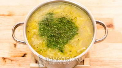 рассольник с перловкой и солеными огурцами на баранине