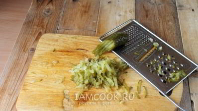 рассольник с перловкой и солеными огурцами с говядиной