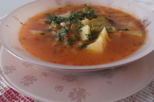 Рассольник с перловкой и солеными огурцами