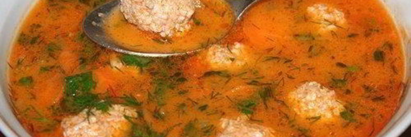 Рассольник с рисом и куриными фрикадельками