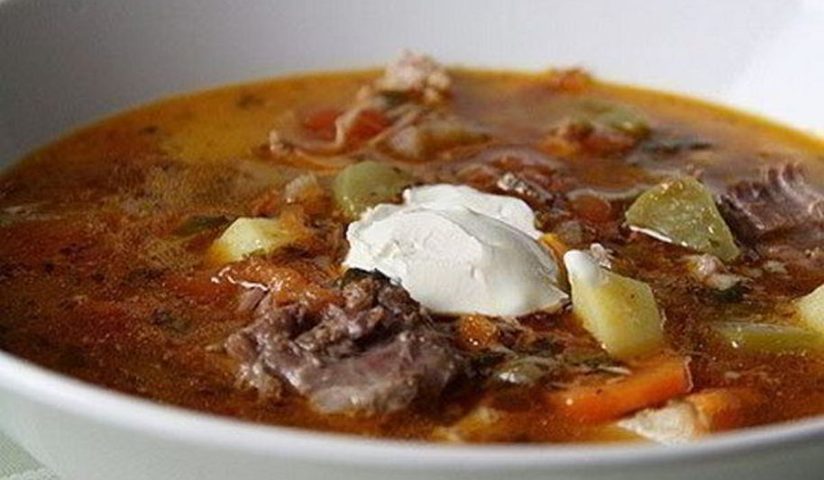Рецепт рассольника с тушенкой и сметаной