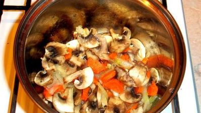 грибные щи из квашеной капусты