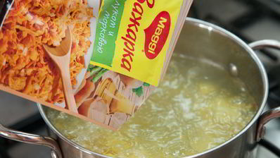 классические щи из молодого щавеля