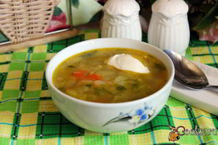 Летние щи из молодой капусты со сладким перцем