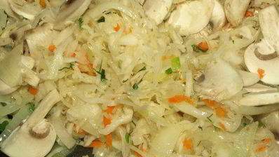 постные щи из квашеной капусты с шампиньонами