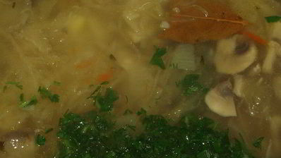 постные щи из квашеной капусты с шампиньонами