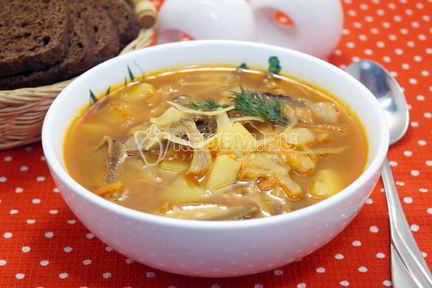 Постные щи с капустой и грибами