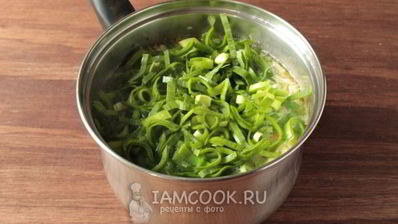 постные зеленые щи с крапивой и китайским чесноком