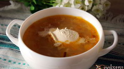 щи из кислой капусты с перловкой на мясном бульоне