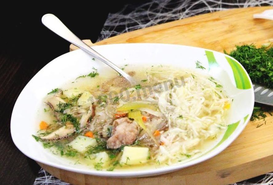 Щи из кислой капусты в мультиварке