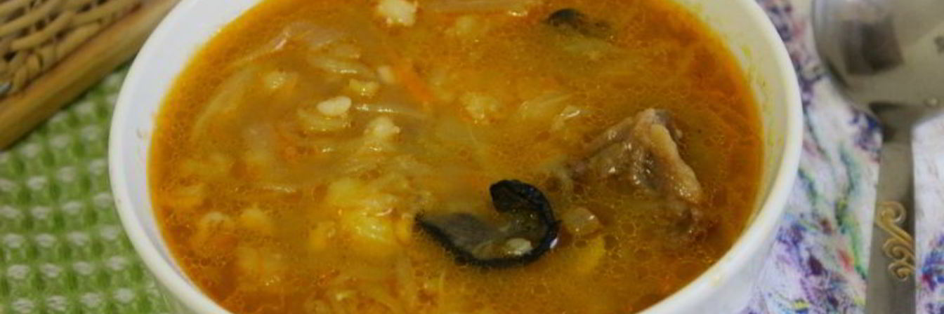 Щи из квашенной капусты с грибами и перловкой