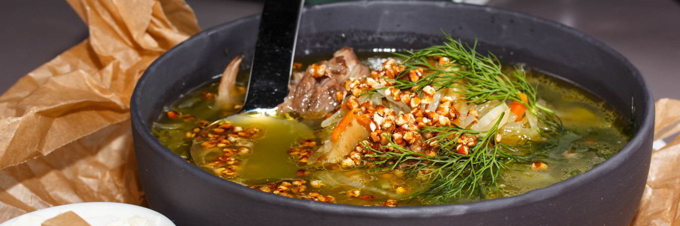 Щи из квашеной капусты с белыми грибами