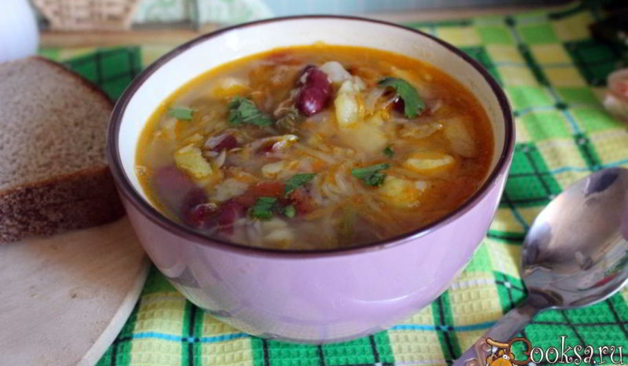 Рецепт щей из квашеной капусты с фасолью и яблоком