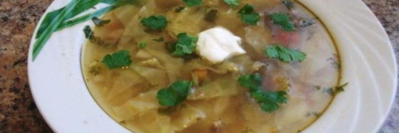 Щи из квашеной капусты со свининой