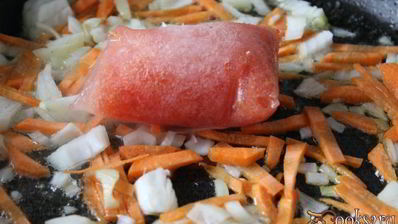 щи из молодой капусты на курином бульоне