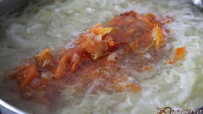 щи из молодой капусты на курином бульоне