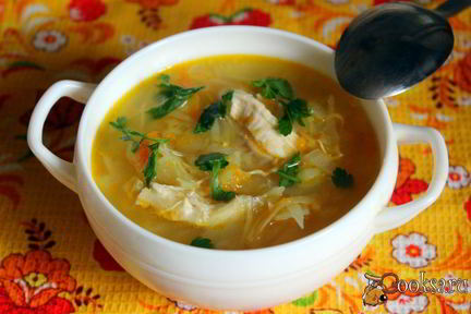 Щи из свежей и квашеной капусты на курином бульоне