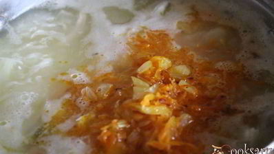 щи из свежей и квашеной капусты на курином бульоне