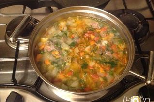 Щи из свежей капусты с фрикадельками